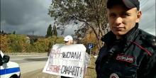 Фото новости: Оккупанты задержали двух активистов на админгранице с Крымом Свежие новости: Оккупанты задержали двух активистов на админгранице с Крымом