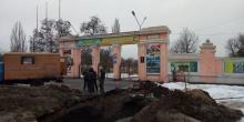 Свежие новости: В Первомайске возле спортивного стадиона провалился асфальт