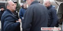 Фото новости: В Николаеве за агитматериал Вилкула в людей бросили презерватив с зеленкой Свежие новости: В Николаеве за агитматериал Вилкула в людей бросили презерватив с зеленкой