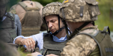 Свежие новости: Зеленский впервые посетил передовые позиции ВСУ на Луганщине