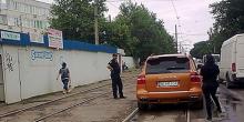 Фото новости: В Николаеве водитель так припарковал «Porsche Cayenne», что заблокировал проезд трамваев Свежие новости: В Николаеве водитель так припарковал «Porsche Cayenne», что заблокировал проезд трамваев