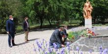 Свежие новости: Протягом двох днів 8 та 9 травня вознесенці покладали квіти до пам’ятних знаків Другої світової війни