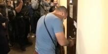 Фото новости: В Николаеве при полиции вскрыли дверь в кабинет с документацией горизбиркома Свежие новости: В Николаеве при полиции вскрыли дверь в кабинет с документацией горизбиркома