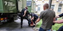 Свежие новости: В Киеве избирают меру пресечения Стерненко – спецназ повалил на землю и избил ногами одного из протестующих
