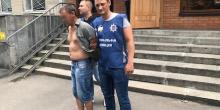 Фото новости: ВИДЕО: Под Киевом мужчина выбросил из окна 5-летнего ребенка Свежие новости: ВИДЕО: Под Киевом мужчина выбросил из окна 5-летнего ребенка