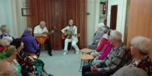 Фото новости: У відділенні оздоровчо-реабілітаційних послуг лунали авторські пісні Свежие новости: У відділенні оздоровчо-реабілітаційних послуг лунали авторські пісні