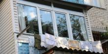 Фото новости: ВИДЕО: Николаевские патрульные достали пенсионера, который хотел выброситься с балкона Свежие новости: ВИДЕО: Николаевские патрульные достали пенсионера, который хотел выброситься с балкона
