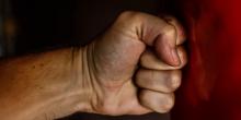 Фото новости: В Веселиновском районе пьяный 20-летний парень избивал свою мать Свежие новости: В Веселиновском районе пьяный 20-летний парень избивал свою мать