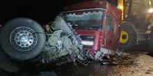 Фото новости: Баштанская трасса полностью заблокирована: под Николаевом пьяный водитель перевернул зерновоз Свежие новости: Баштанская трасса полностью заблокирована: под Николаевом пьяный водитель перевернул зерновоз