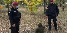 Свежие новости: В Николаеве полицейские оперативно задержали пьяного военнослужащего, который отобрал у таксиста телефон