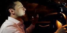 Фото новости: ВИДЕО: Зеленский за рулем Tesla рассказал, как сложно быть президентом Свежие новости: ВИДЕО: Зеленский за рулем Tesla рассказал, как сложно быть президентом