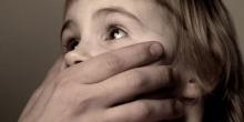 Фото новости: На Житомирщине отец близняшек развращал свою 6-летнюю дочь Свежие новости: На Житомирщине отец близняшек развращал свою 6-летнюю дочь