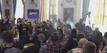 Свежие новости: В Николаевском горсовете произошла потасовка между активистами и полицией
