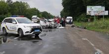 Свежие новости: В Хмельницкой области в ДТП фура раздавила легковушку, 3 человека погибли