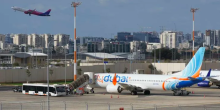 Свіжі новини: Ножова сутичка в кабіні: літак Flydubai екстрено сів у Саудівській Аравії