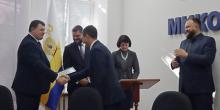 Фото новости: Губернатор вручил сертификаты на жилье пяти сотрудникам прокуратуры области Свежие новости: Губернатор вручил сертификаты на жилье пяти сотрудникам прокуратуры области