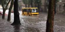 Свежие новости: Мощный ливень затопил Одессу (Видео)
