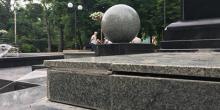 Свежие новости: В Каштановом сквере памятник Святому Николаю может в любой момент рухнуть