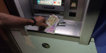 Свежие новости: В центре Николаева на двух банкоматах обнаружили фальшпанели, которые блокировали выдачу наличных