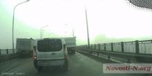 Свежие новости: ВИДЕО: На мосту в Николаеве у «КамАЗа» оторвался прицеп