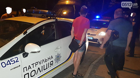 Свежие новости: Ночью в центре Николаева по подозрению в изнасиловании 12-летней девочки задержали троих парней