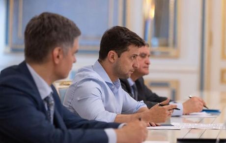 Свежие новости: Зеленский расширил структуру АП своими помощниками