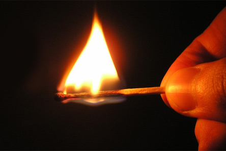 Свежие новости: На Днепропетровщине сбежавший пациент поджег дом жены нардепа