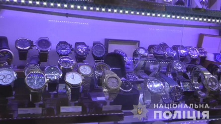 Свежие новости: Николаевские полицейские разоблачили мошенницу, которая продавала подделки часов под видом дорогих брендов