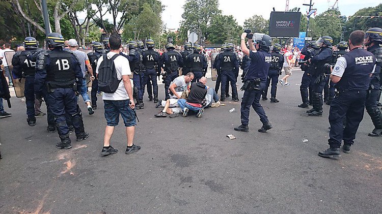 Свежие новости: Драка украинских и польских фанатов. ВИДЕО