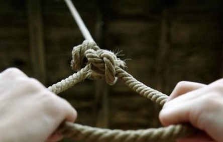 Свежие новости: На Николаевщине семиклассник нашел своих родителей повешенными на чердаке