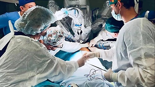 Свежие новости: Во Львове впервые провел операцию робот-хирург - он прооперировал пациента без единого разреза