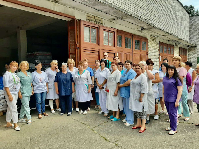 Фото новости: Миколаївським медикам передали 4 тисячі продуктових наборів, - голова облради Замазєєва Свежие новости: Миколаївським медикам передали 4 тисячі продуктових наборів, - голова облради Замазєєва