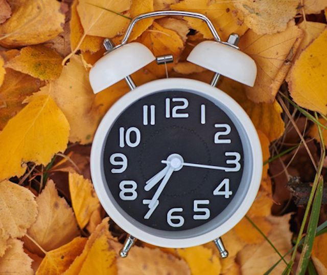 Свежие новости: В ночь на 31 октября украинцам нужно перевести стрелки часов на час назад