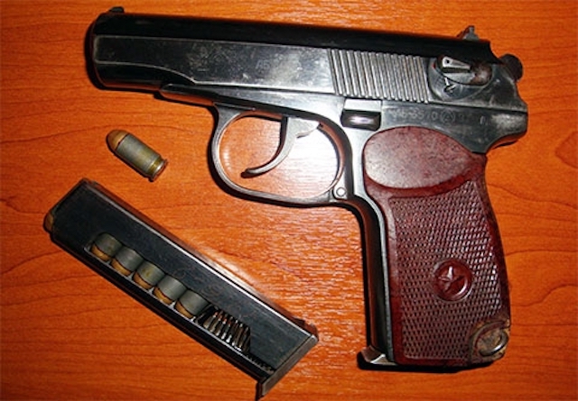 Свежие новости: У Снігурівці поліцейський віддав окупантам пістолети та набої