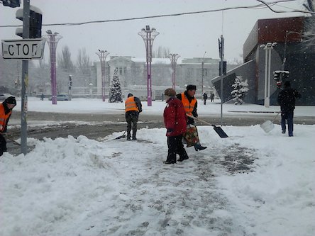Свежие новости: В Николаеве чистили от снега улицы частного сектора