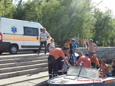 Свежие новости: ВИДЕО: В Николаеве ныряльщик проломил себе голову на пешеходном мосту через Ингул