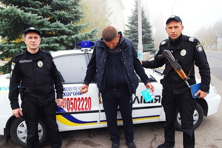 Свежие новости: В Южноукраинске мужчина пытался избить женщину за отказ купить у него стартовый пакет