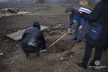 Свежие новости: На Николаевщине на ферме мужчина задушил и расчленил коллегу, а останки закопал