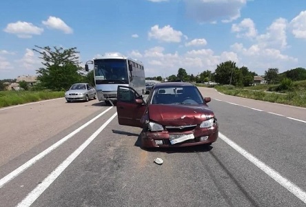 Свежие новости: На одесской трассе столкнулись рейсовый автобус и несколько автомобилей: есть пострадавшие