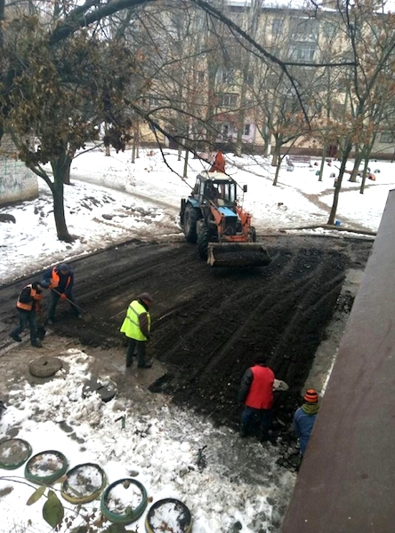Свежие новости: В Николаеве асфальтируют свежевыпавший снег