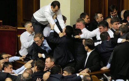 Свежие новости: Украинцам могут разрешить отзывать народных депутатов