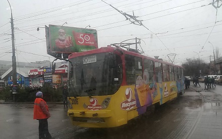 Свежие новости: В Николаеве трамвай остановился на перекрестке – на время образовалась «пробка»