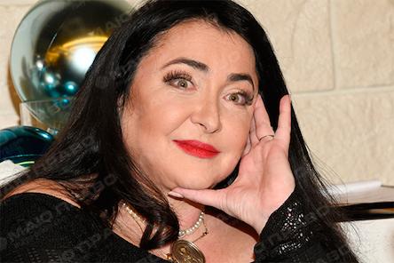 Свежие новости: Украинские активисты требуют от СБУ запретить въезд в страну 600 российским артистам