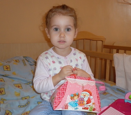 Свежие новости: Для маленьких николаевцев, которые проходят лечение в городской детской больнице №2, устроили сюрприз по случаю Дня Святого Николая