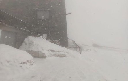 Свежие новости: За неделю до лета Карпаты засыпало снегом