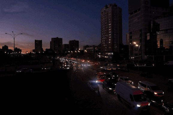 Свіжі новини: Київ загруз у багатокілометрових заторах: столиця фактично зупинилася