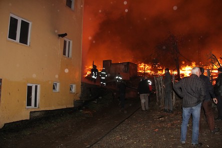 Свежие новости: ВИДЕО: В Турции целиком сгорело село Теперхеман