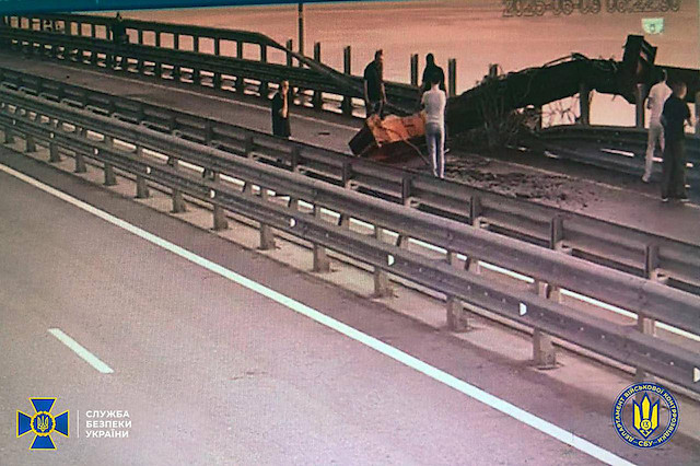 Свежие новости: СБУ втретє вразила Кримський міст – цього разу під водою