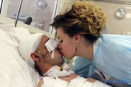 Фото новости: Николаевский десантник, который женился в больнице сразу после выхода из комы, стал отцом Свежие новости: Николаевский десантник, который женился в больнице сразу после выхода из комы, стал отцом