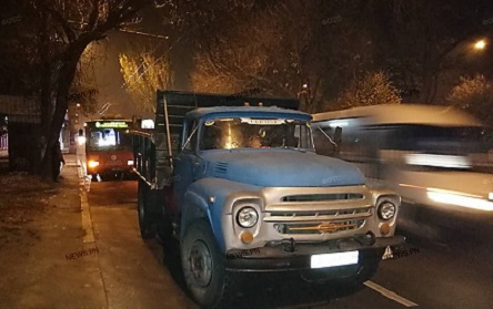 Свежие новости: В Николаеве на проспекте столкнулись троллейбус и грузовик – образовалась пробка